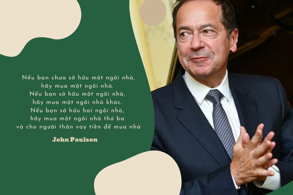 Một phụ nữ đang ký hợp đồng mua bán nhà với sự hỗ trợ của luật sư và người môi giới.