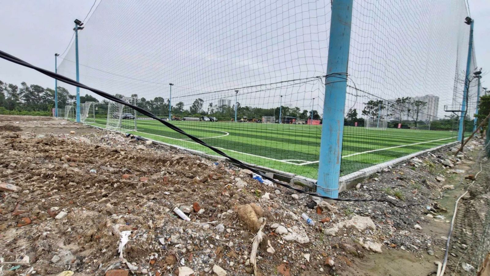 Sân bóng Minh Dũng vừa được hoàn thiện đưa vào khai thác, sử dụng