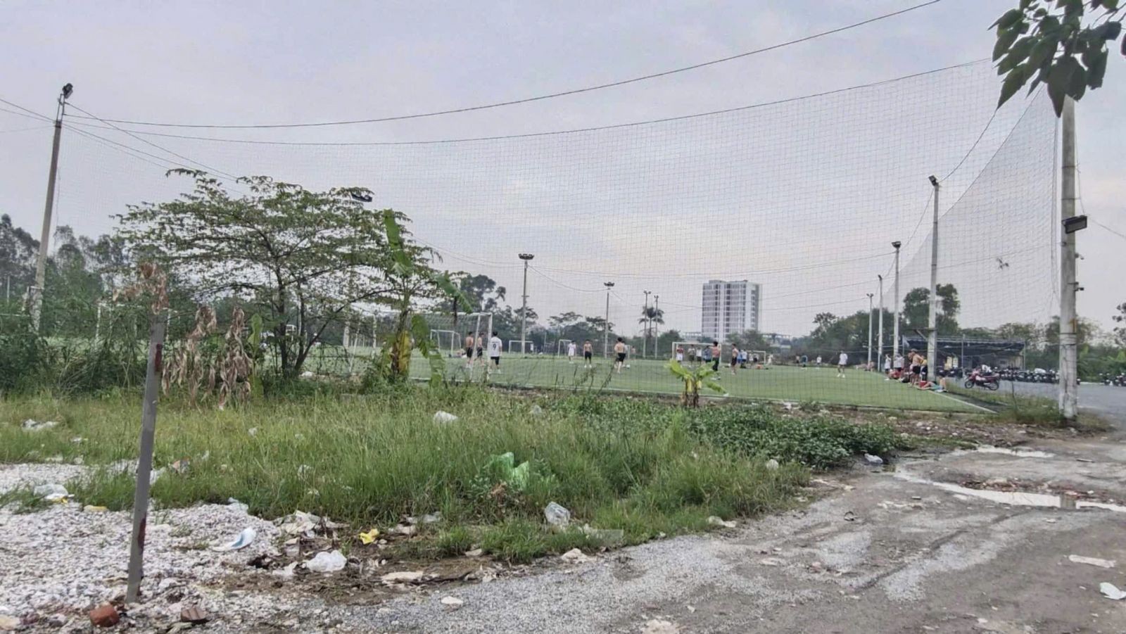 Hình ảnh một sân bóng chưa rõ tên