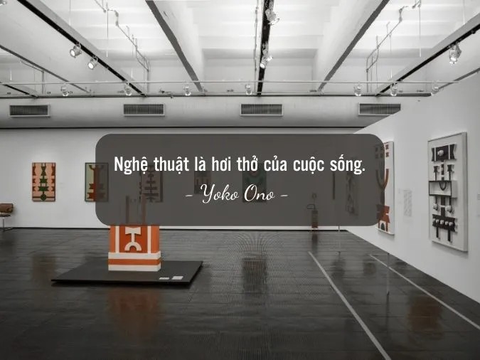 Cảnh sát phong tỏa và khám nghiệm khu vực phát hiện thi thể nạn nhân