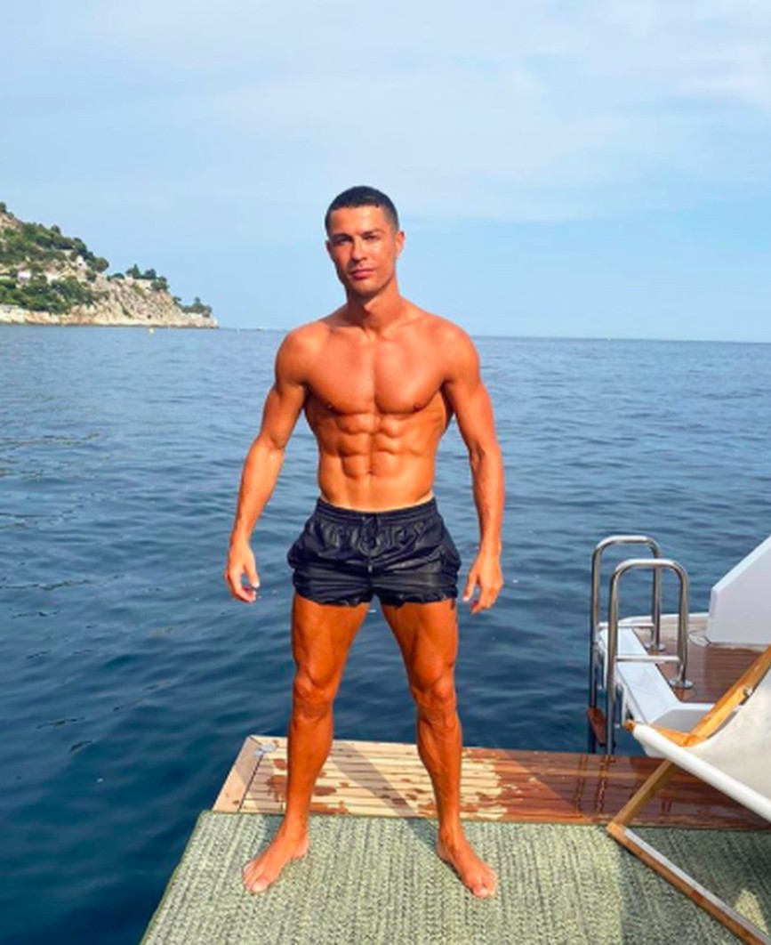 Thể hình hoàn hảo của Cristiano Ronaldo