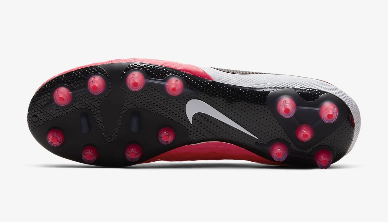 Giày đá bóng đinh HG