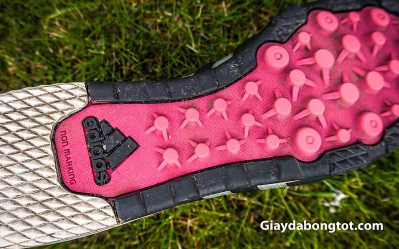 Giày đá bóng đinh CG