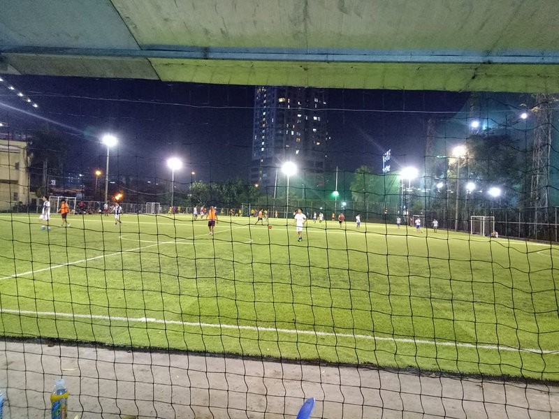 Sân có các tiện ích cơ bản, phục vụ người chơi