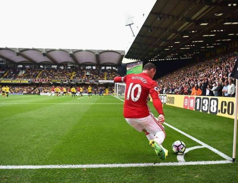 Cầu thủ chuẩn bị thực hiện phạt góc