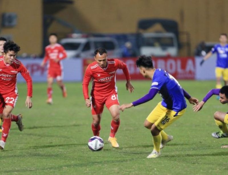 Giao bóng để bắt đầu trận đấu