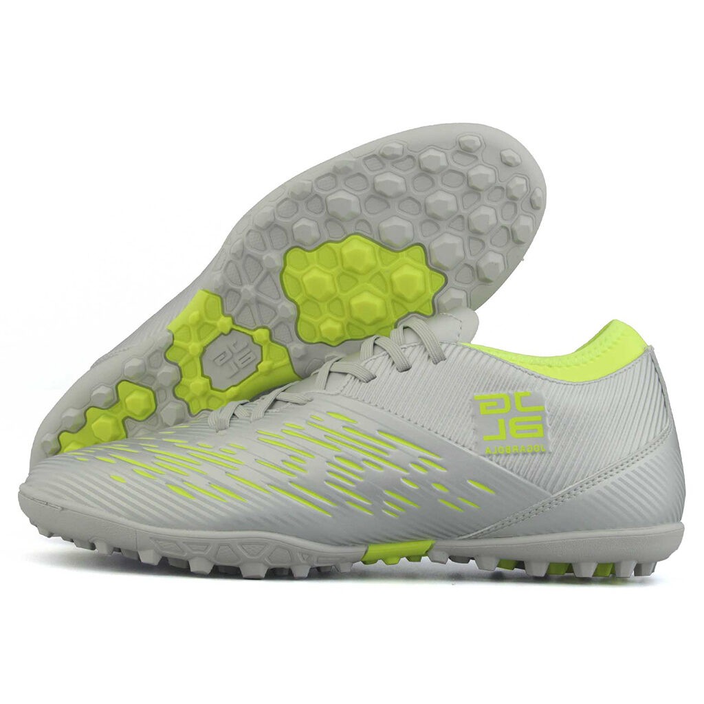 Đế giày đá bóng AG với nhiều đinh nhỏ và thấp