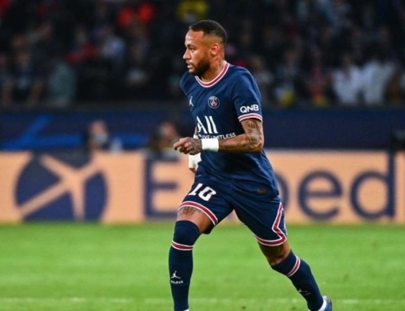 Tiền vệ trung tâm thường đảm nhiệm nhiều vai trò khác nhau trên sân