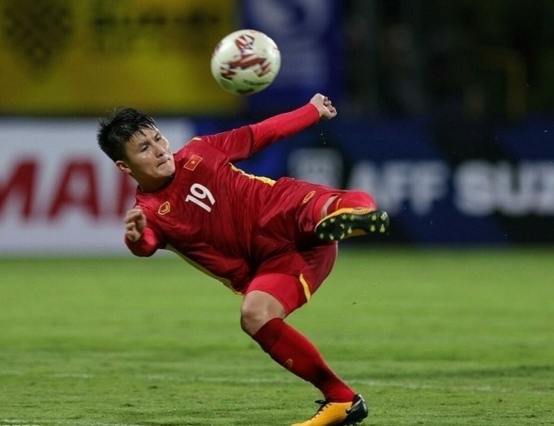 Tiền vệ con thoi có thể đảm nhận nhiều vị trí khác nhau