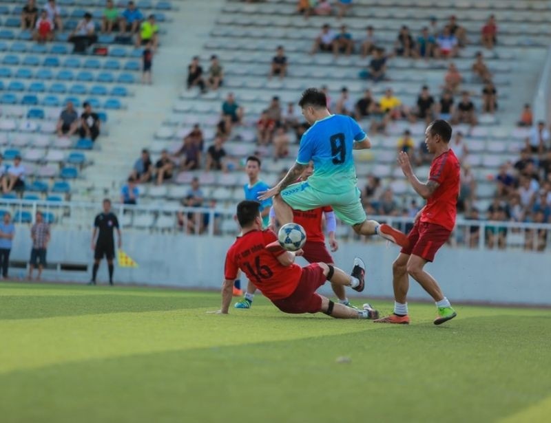 Hậu vệ cần di chuyển tốt, là người tốc độ