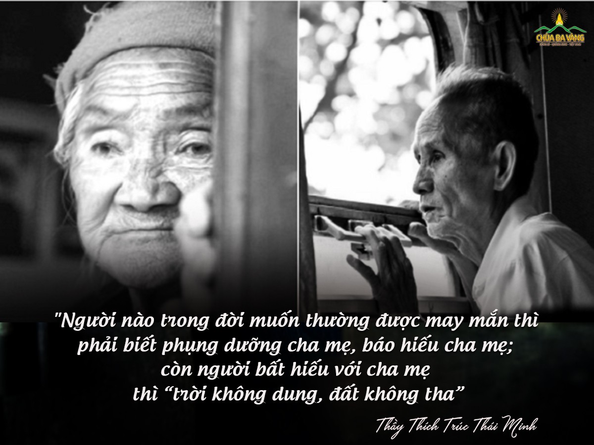 Cảnh sát phong tỏa và khám nghiệm khu vực phát hiện thi thể nạn nhân