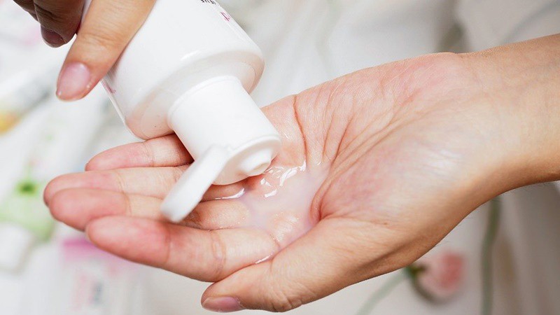 Vệ sinh vùng kín sạch sẽ là bước quan trọng trước khi quan hệ.