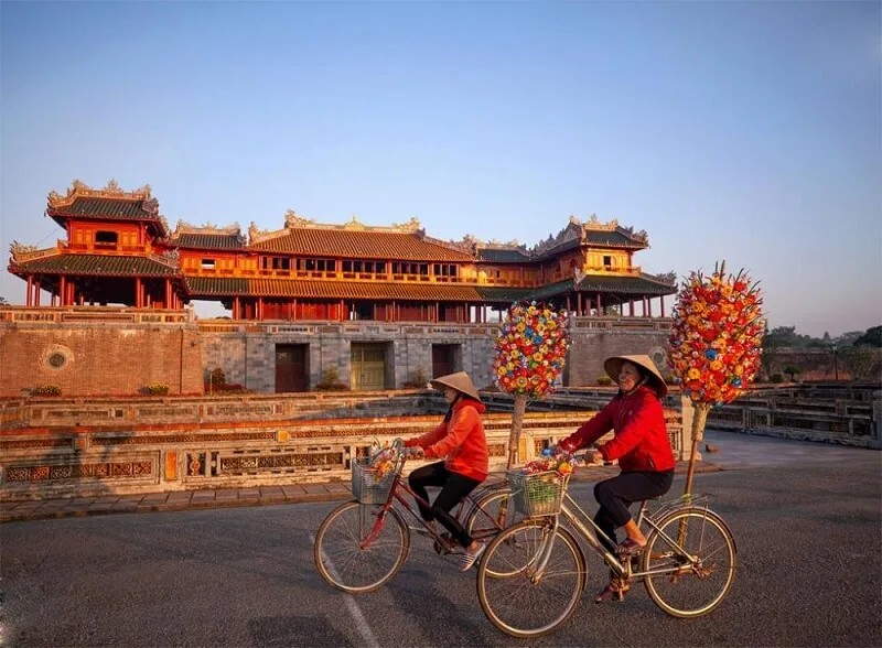 Cảnh đẹp sông Hương và cầu Tràng Tiền về đêm